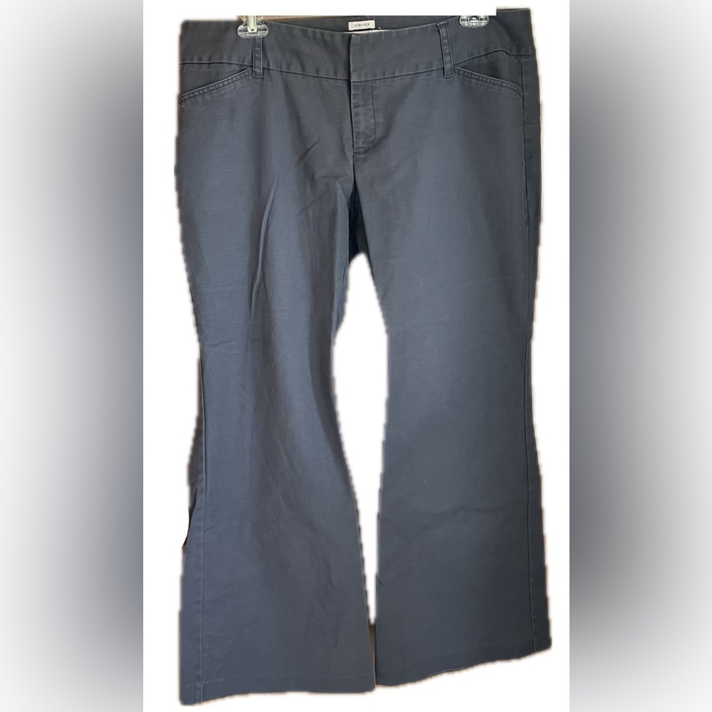 Old Navy stretch low rise gray wide leg dress pants, size 20